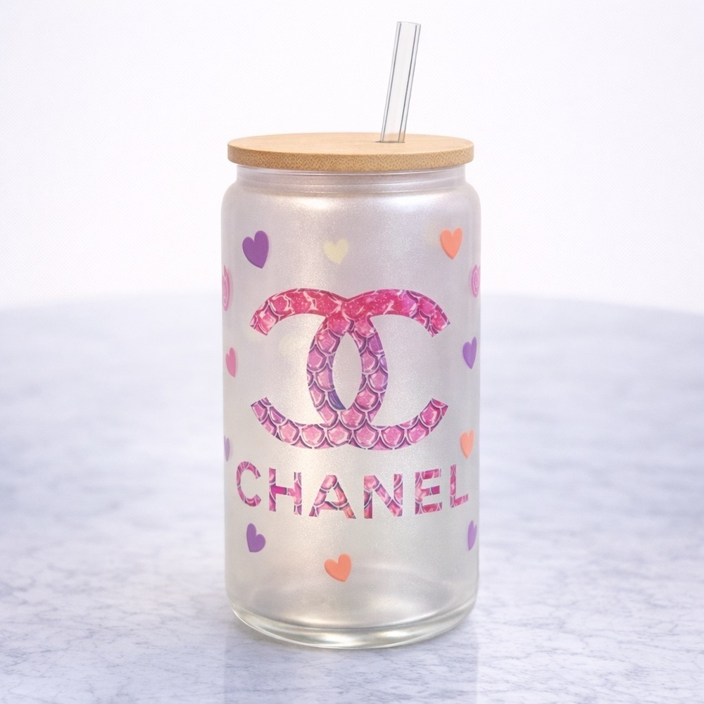 Heart-Patterned 16 oz Glass Tumbler with Straw